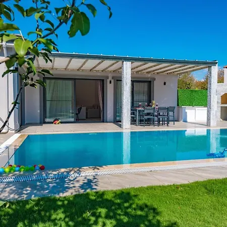Outstanding Near Historical Area In Daire