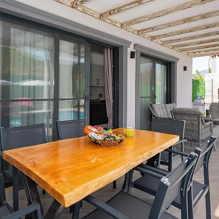 Outstanding Near Historical Area In Daire