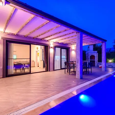 Outstanding Near Historical Area In